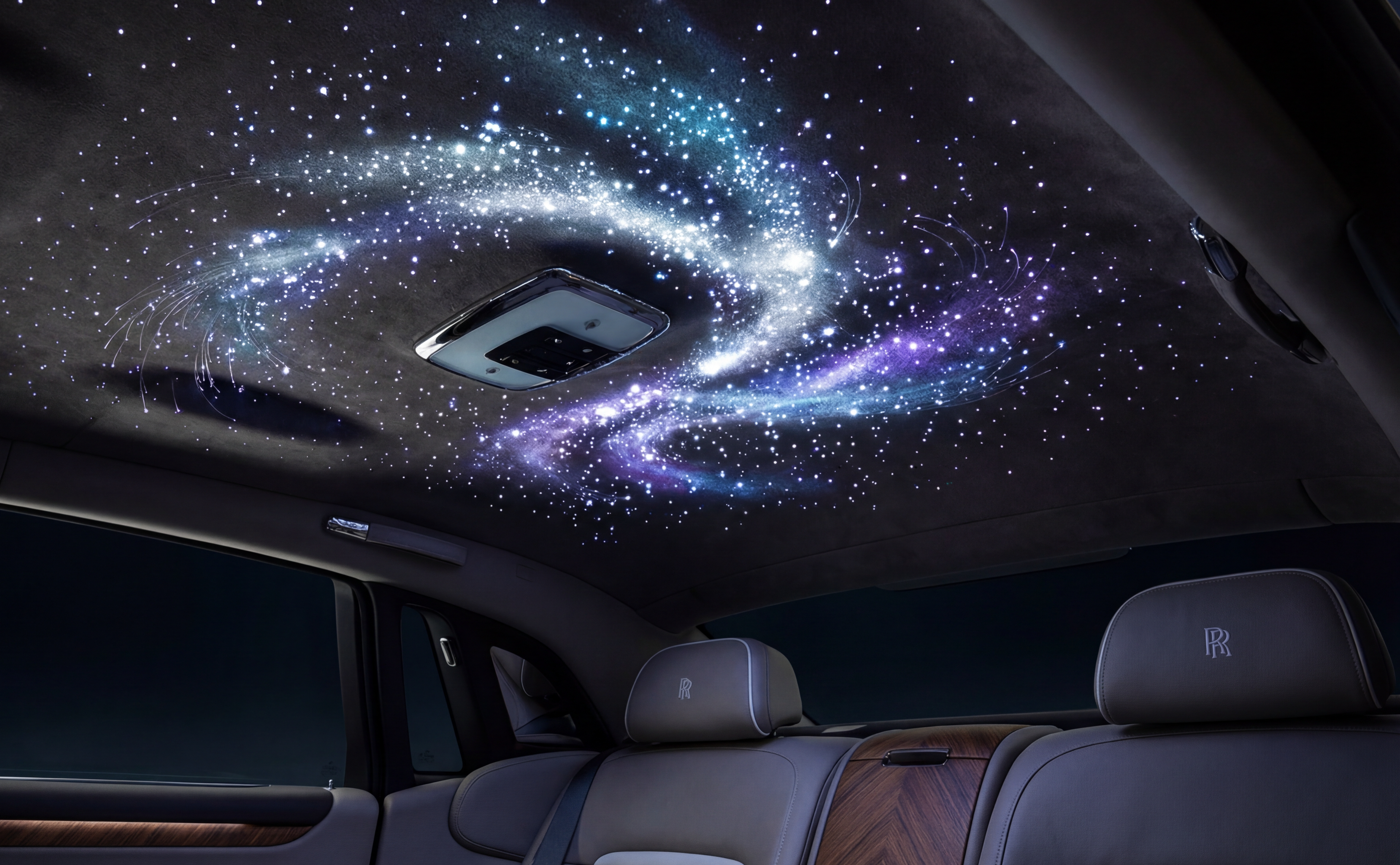 Rolls-Royce Spectre — звёздное небо